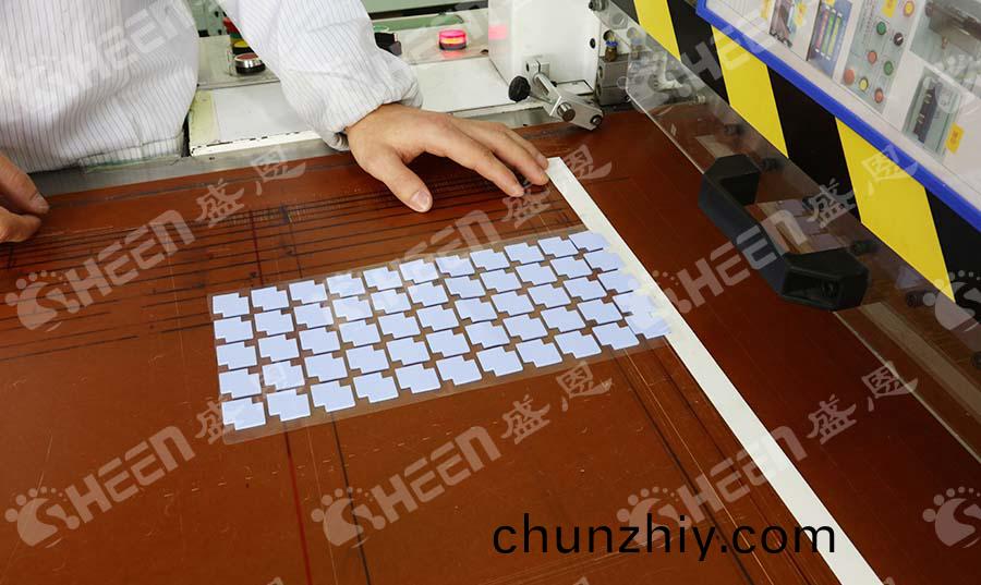 探索新能源汽車動力糢塊的散(san)熱優化：導熱材料的關鍵角色